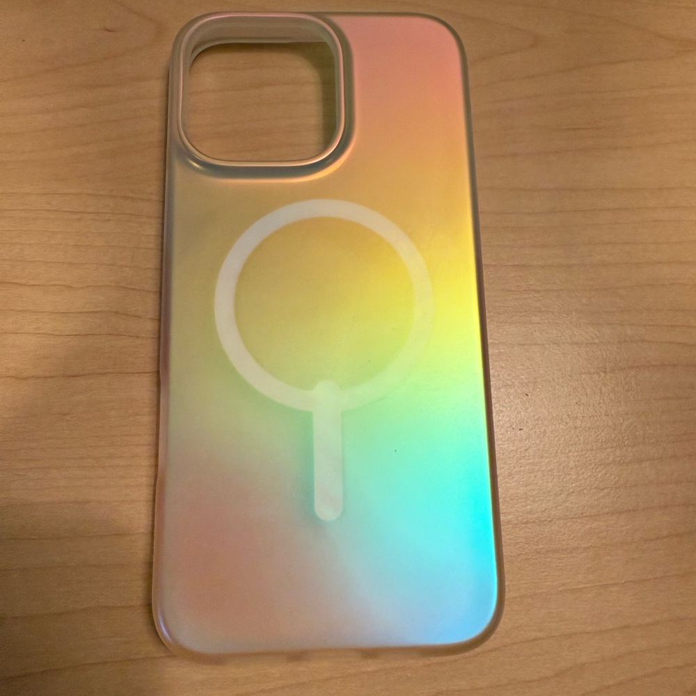 COPY - Smartphone Case with Iridescent Finish and Matte Texture